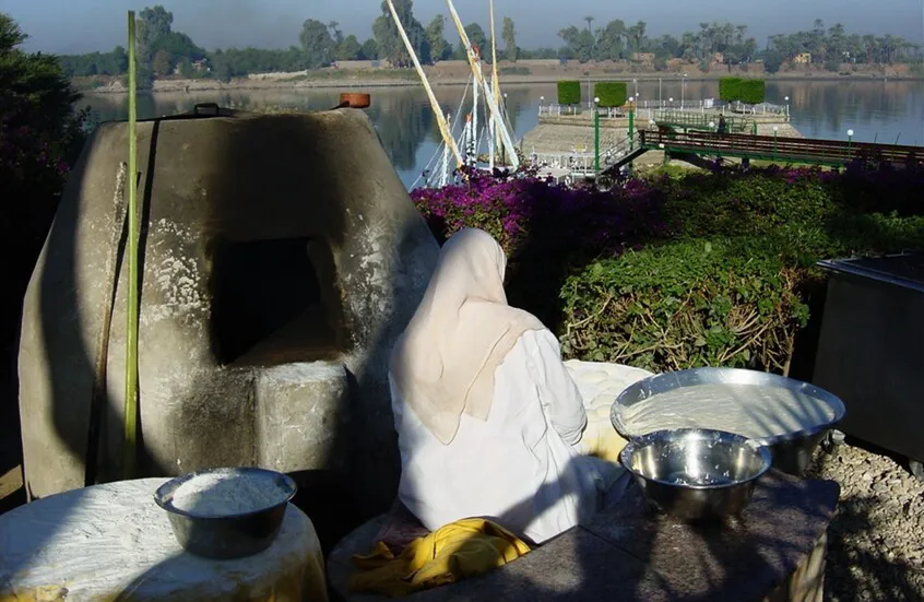 قرية  للنساء فقط